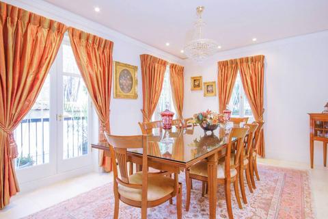 4 bedroom detached house for sale, Wellington Road, St John's Wood, London, NW8