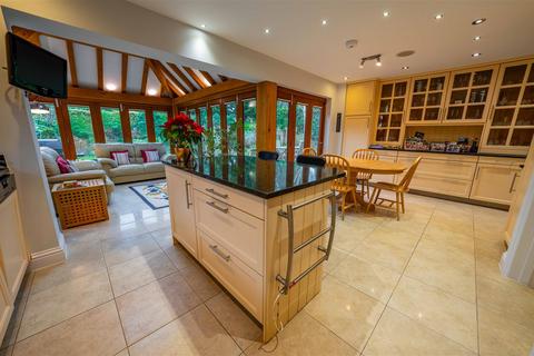 Gorselands Ridgway, Pyrford, Woking, GU22 8PW