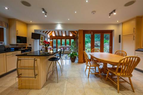 Gorselands Ridgway, Pyrford, Woking, GU22 8PW