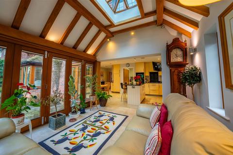 Gorselands Ridgway, Pyrford, Woking, GU22 8PW