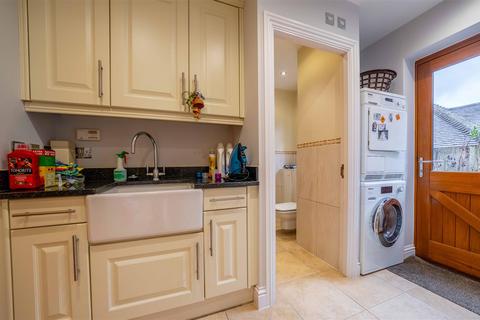Gorselands Ridgway, Pyrford, Woking, GU22 8PW