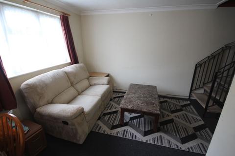 1 bedroom house to rent, Aldenham Drive, Uxbridge, UB8