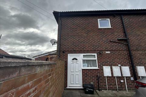 2 bedroom terraced house to rent, Fulford Road, York