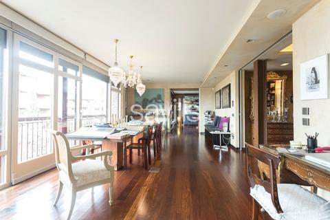 4 bedroom apartment, Flat For Sale In Sant Gervasi, Sant Gervasi, Barcelona