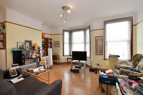 7a Simonds Road, London, E10 7BN