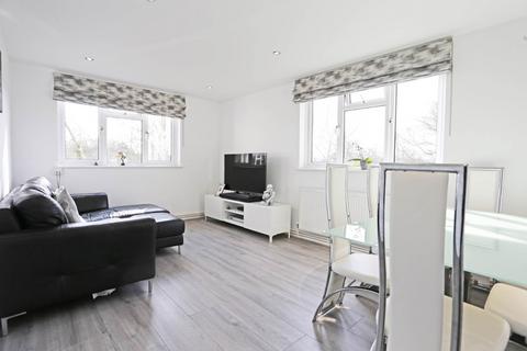 2 bedroom flat for sale, Judith Ann Avenue, Upminster