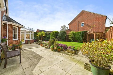 7 Arkendale Drive, Hardwicke, Gloucester, GL2 4JA