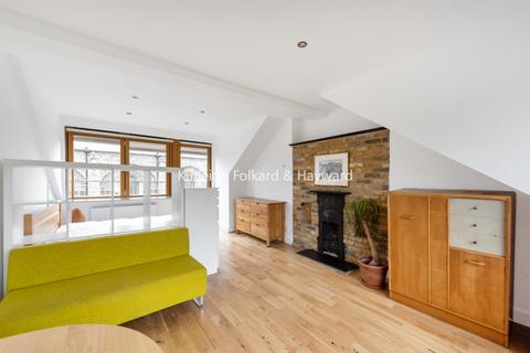 Studio to rent, Savernake Road Hampstead NW3