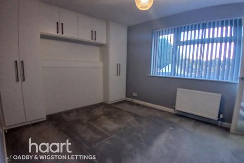 3 bedroom semi-detached house to rent, Leicester LE2