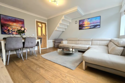 2 bedroom apartment to rent, Golden Lane Estate, London EC1Y