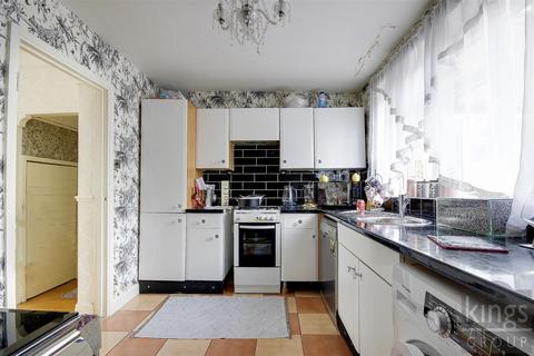 2 bedroom maisonette for sale, Oldbury Road, Enfield