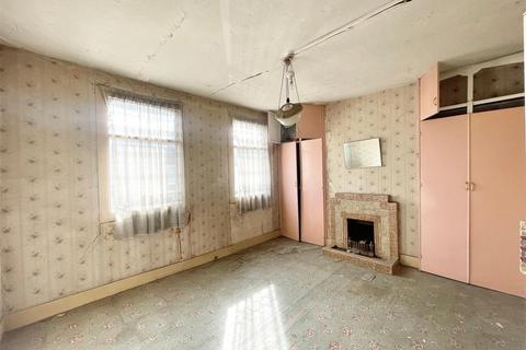 21 Gloucester Road, London, E17 6AE
