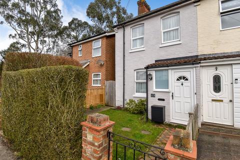 2 bedroom end of terrace house for sale, Lower Newport Road, Hampshire GU12