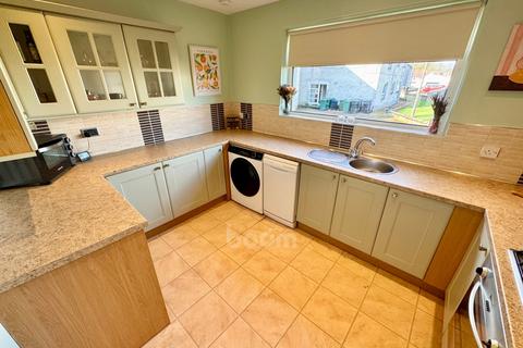 2 bedroom flat for sale, 28a Ladeside, Newmilns