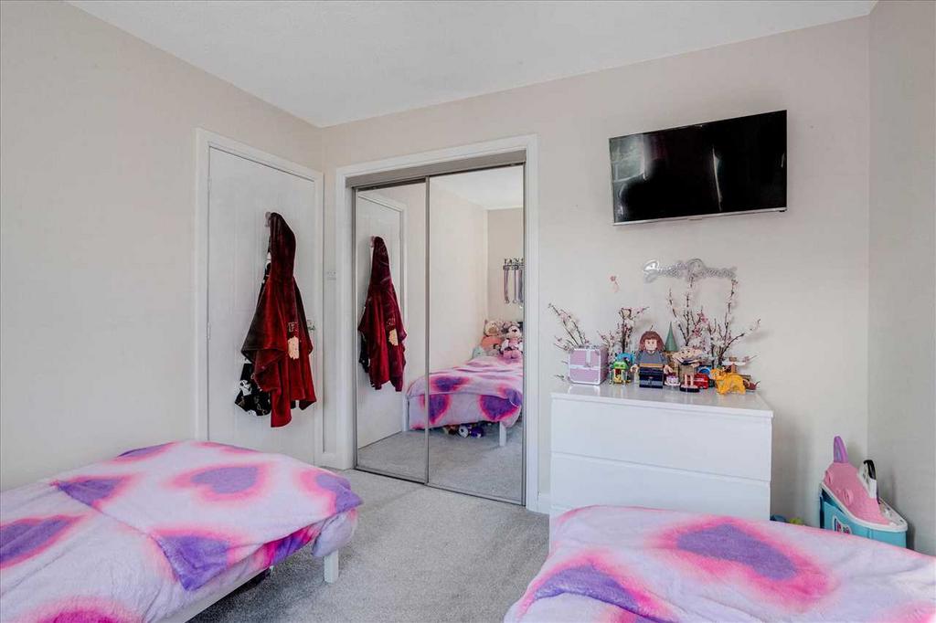 Bedroom Two (2)