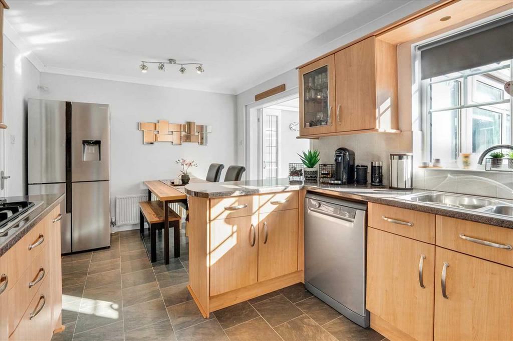 Kitchen Dining (2)