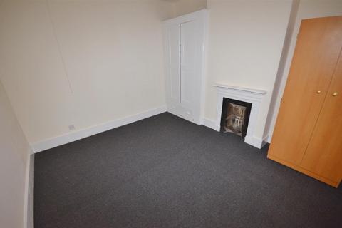 3 bedroom terraced house to rent, Cambridge Street, Luton