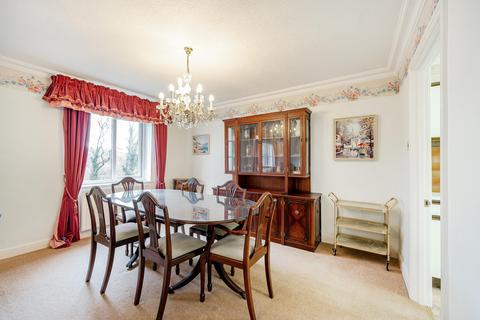 3 bedroom flat for sale, Oakhampton Court, Park Avenue, Leeds LS8