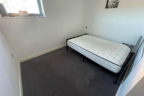 2 bedroom apartment to rent, Princes Dock, Liverpool L3