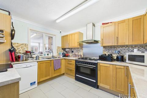 46 Schubert Road, Basingstoke, RG22 4JL