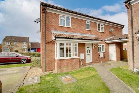 2 bedroom cluster house for sale, Derwent Close, St. Ives