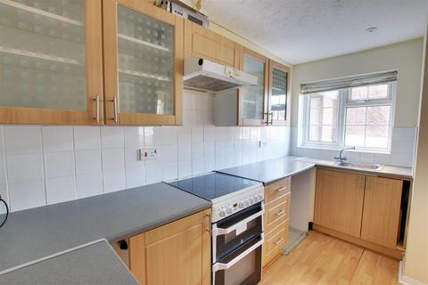 2 bedroom cluster house for sale, Derwent Close, St. Ives