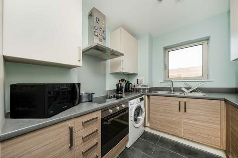 3 bedroom flat for sale, Katherine Close, London N4