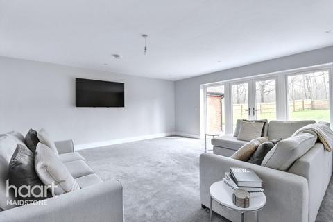 undefined, Upper Barnhill, Maidstone