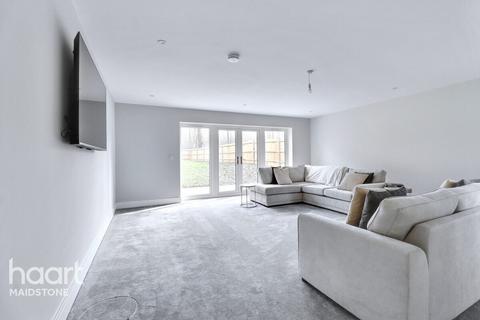 undefined, Upper Barnhill, Maidstone