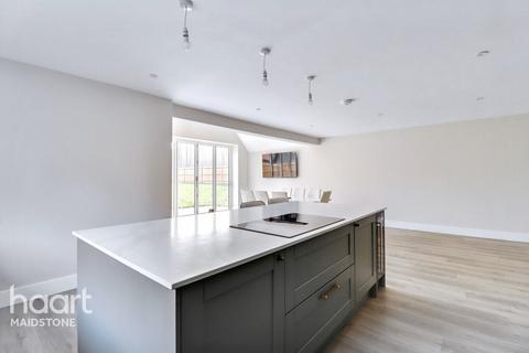 undefined, Upper Barnhill, Maidstone