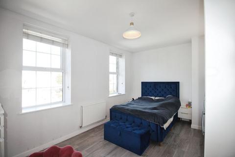 2 bedroom flat to rent, Lancaster Road, Enfield, EN2