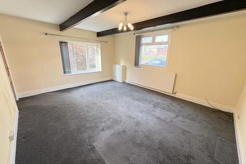 2 bedroom cottage to rent, Bury Old Road, Whitefield M45