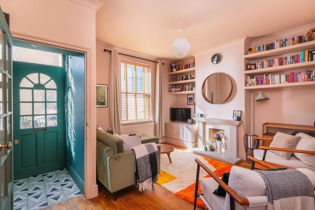 0 W9 SAN - Living Room E.jpg