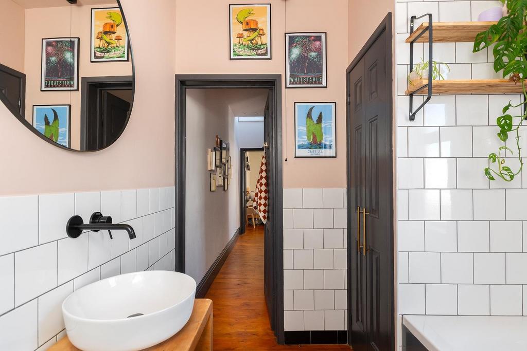 0 W9 SAN - Bathroom A.jpg