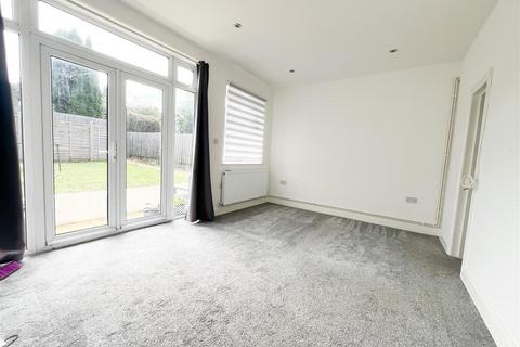 2 bedroom flat to rent, Godson Road, Croydon