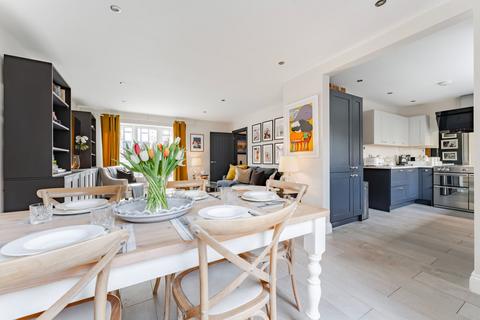 6 Browne Close, Ashwellthorpe, Norwich, NR16 1FG
