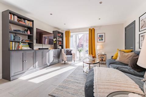 6 Browne Close, Ashwellthorpe, Norwich, NR16 1FG