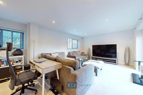 13 Park View, Chigwell, IG7 5EF