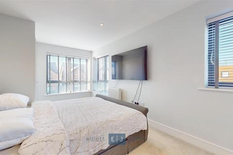13 Park View, Chigwell, IG7 5EF