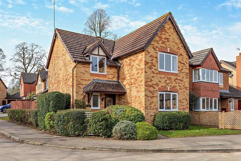 4 bedroom house for sale, Sutton Road, Oundle,