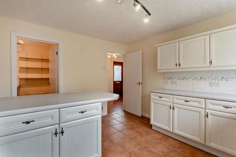 4 bedroom house for sale, Sutton Road, Oundle,