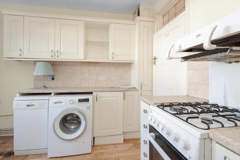 2 bedroom flat for sale, Chester Close, Chester Avenue, Richmond, TW10