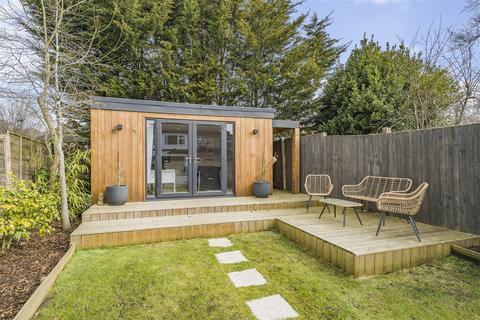 17 Rolleston Avenue, Petts Wood, Orpington, BR5 1AJ
