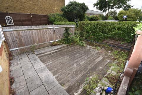 1 bedroom link detached house to rent, St. Clements Close Northfleet DA11
