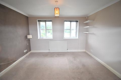 1 bedroom link detached house to rent, St. Clements Close Northfleet DA11