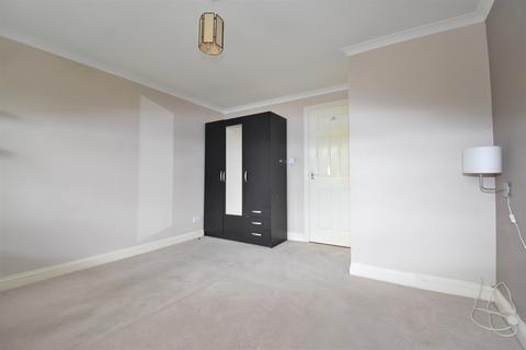 1 bedroom link detached house to rent, St. Clements Close Northfleet DA11