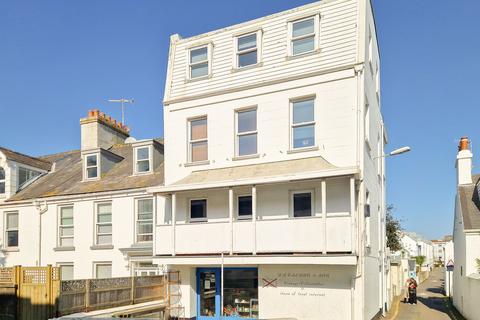1 Seaview Apts, St Helier