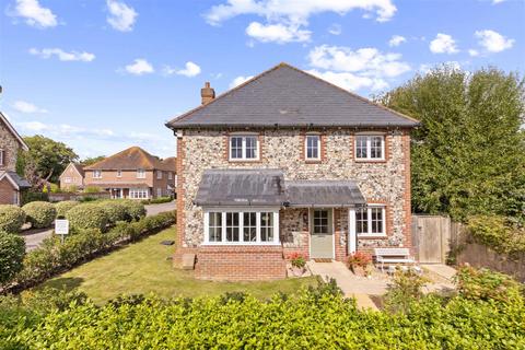 4 bedroom detached house for sale, Wealden Drive, Westhampnett, Chichester