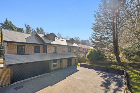 6 bedroom detached house for sale, Welcomes Road, Kenley CR8