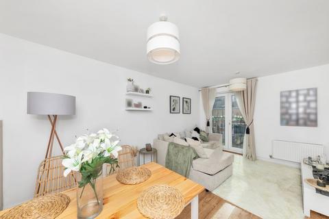 28 Barnack Grove, Royston, SG8 5HQ